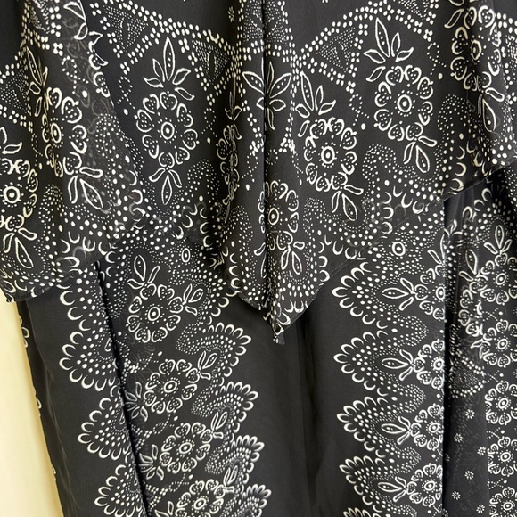 Nanatte Elegant Black and White Patterned bandana Dress - Picture 4 of 7